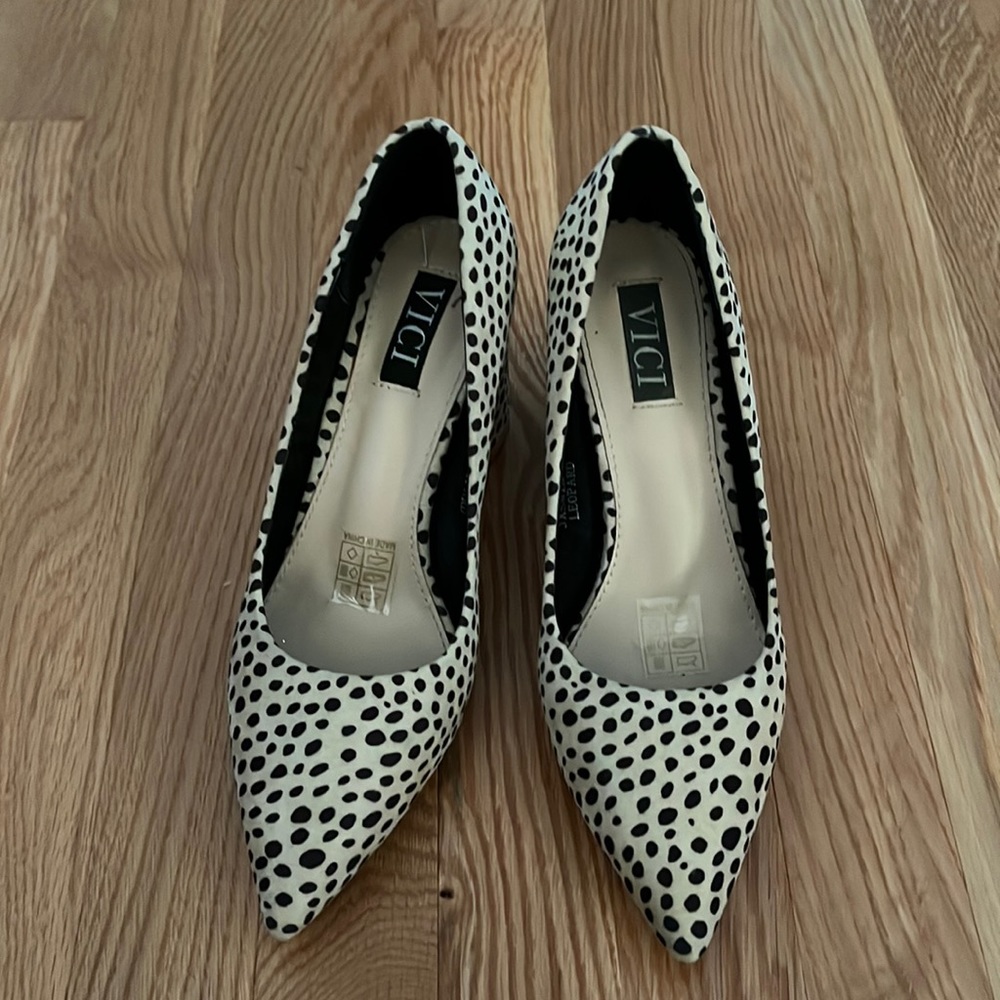 Vici Dolls Jasmine Leopard Print Chunk Block Heels Size 8